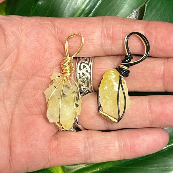 raw BRUCITE wire wrapped crystal pendant THE ALL HEALING CRYSTAL - Picture 4 of 7